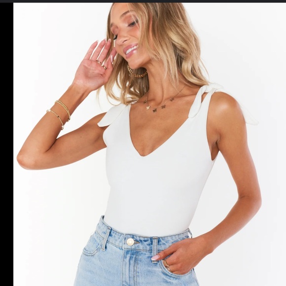 Show Me Your MuMu Tops - NWT. SHOW ME YOUR MUMU KYLO BODYSUIT IN WHITE. SIZE MEDIUM.